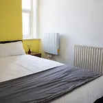 Cosy & Modern 1-Bed, City Centre